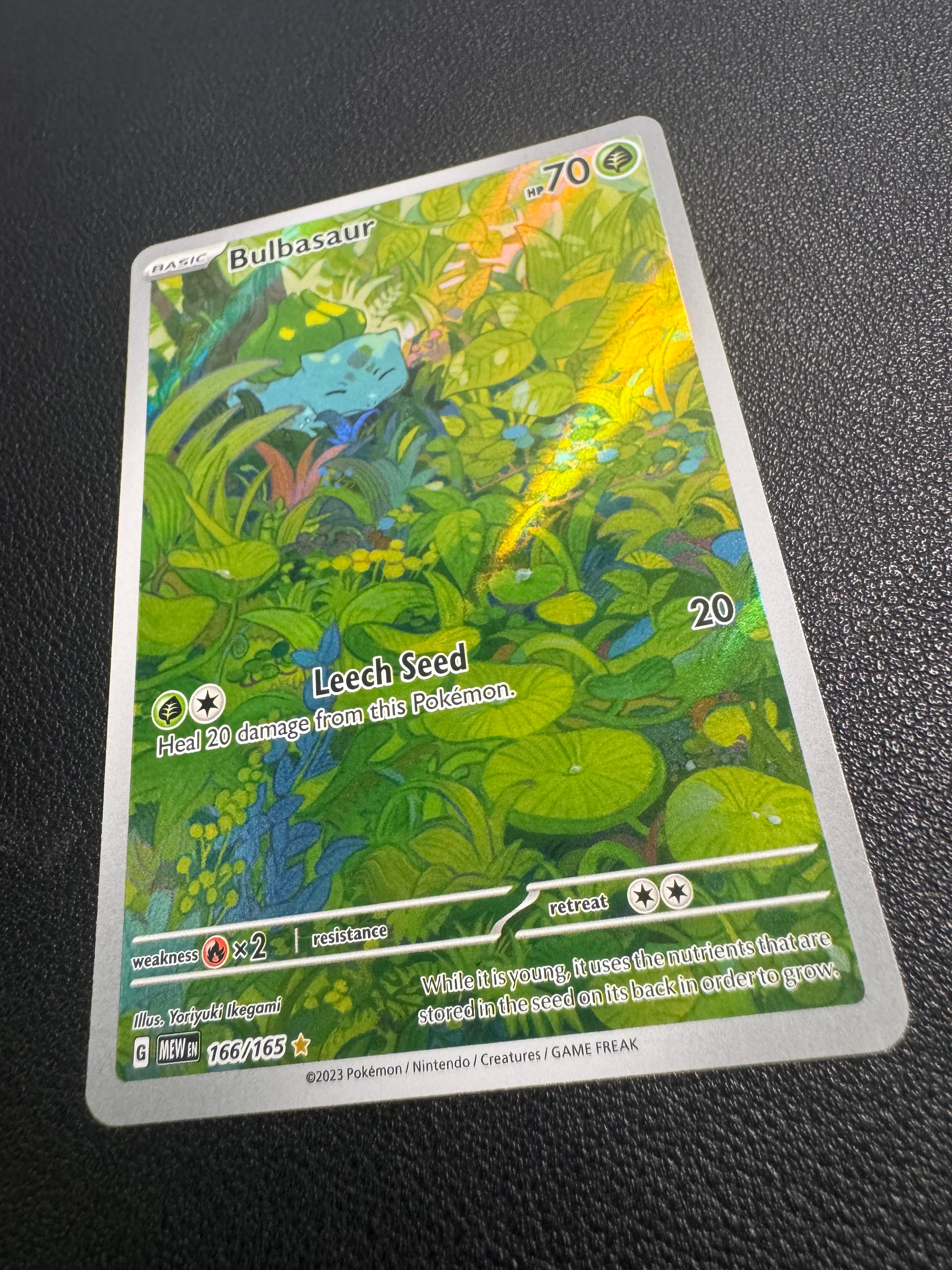 Bulbasaur (Illustration Rare) 166/165 Scarlet & Violet 151 Pokémon TCG