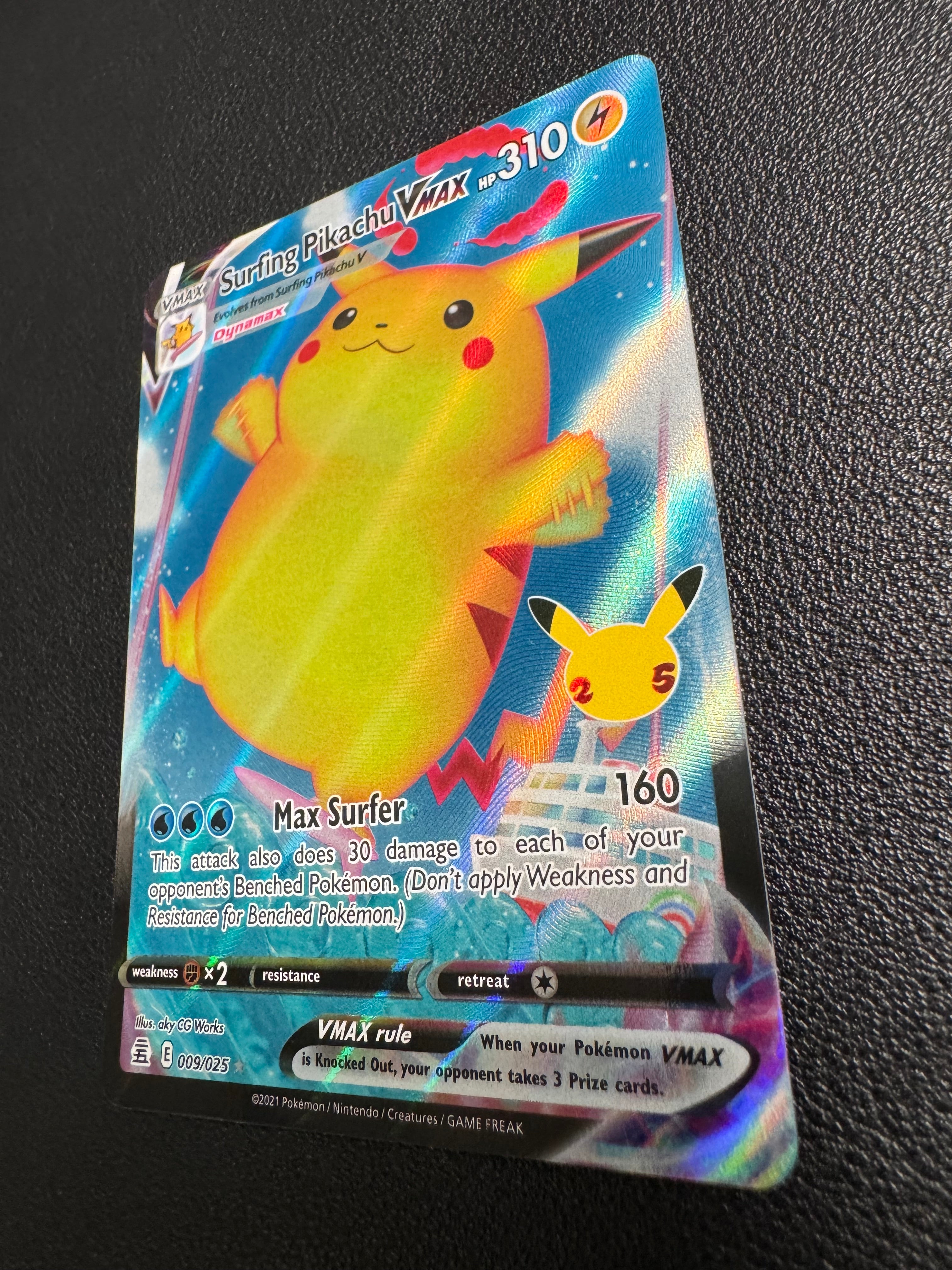 Surfing Pikachu VMAX (Ultra Rare) 009/025 Celebrations Pokémon TCG